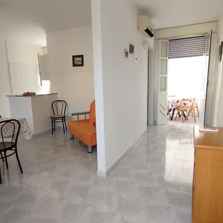 Apartment Appartamento Lido Marini *